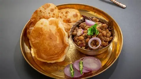 Chane Bhatura